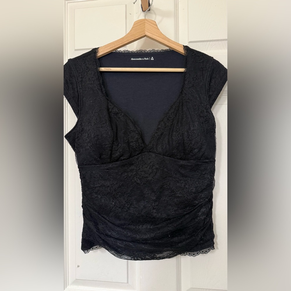 Abercrombie & Fitch Bra- Free Lace Top - Picture 2 of 3